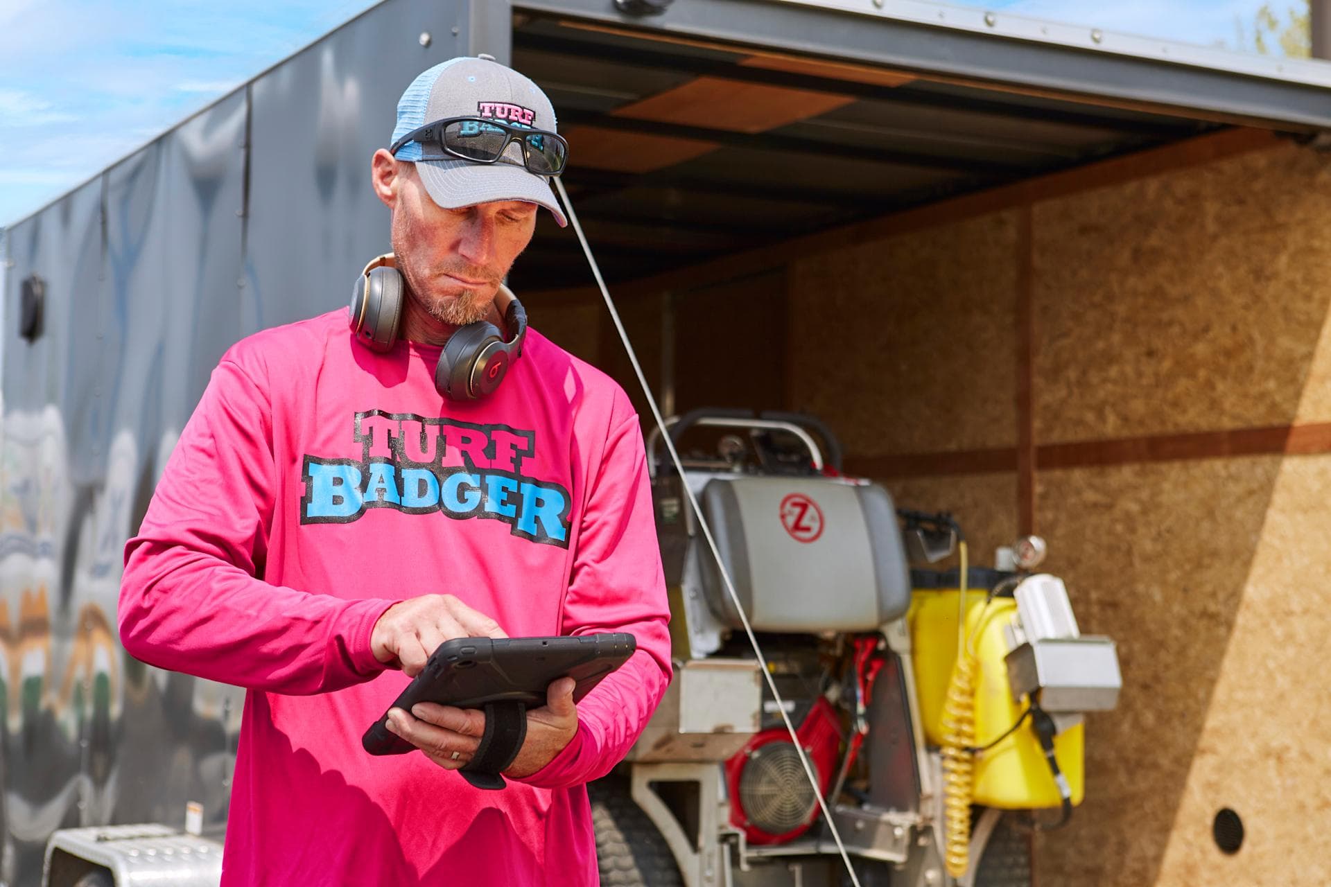 Field service ops manager reviewing recurring contract schedule on AI Dispatcher